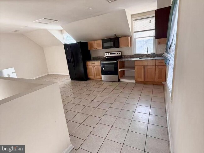 Photo - 105 Second St