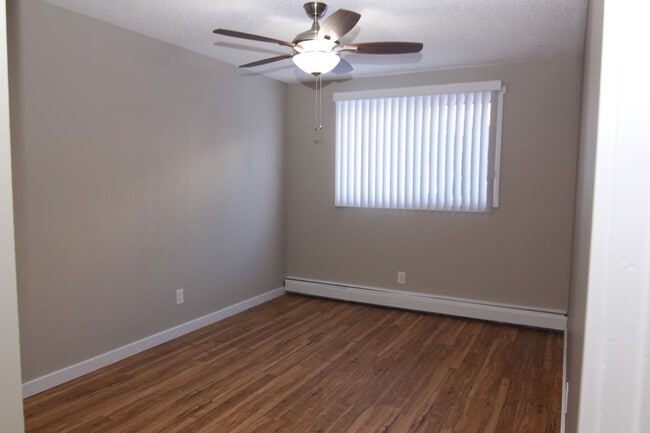 Bedroom Apt 101 - Victory Place Unit 101