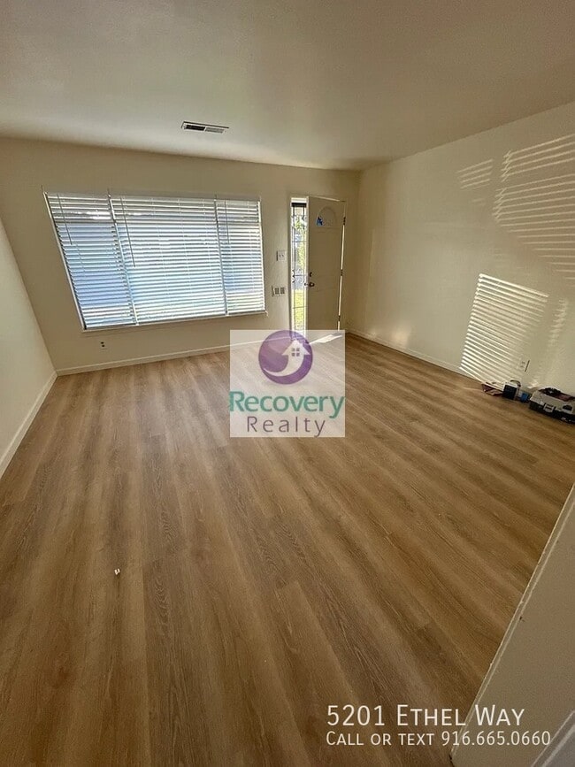 Photo - 5201 Ethel Way