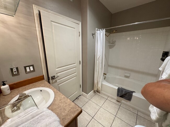 Photo - 405 Paradise Pky Unit 140