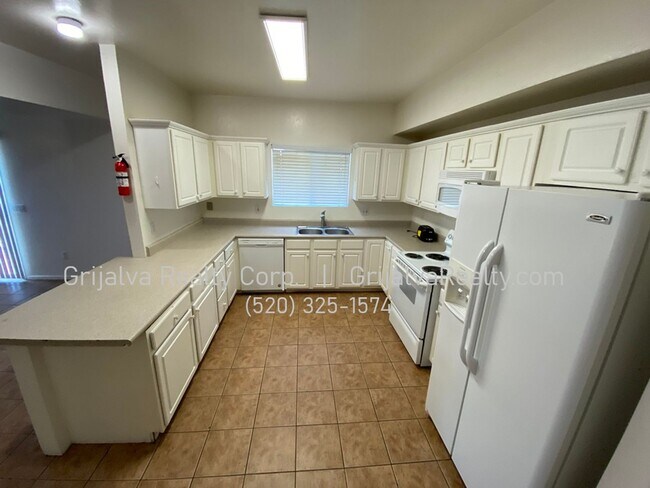 Photo - 1410 E Lee St Unit 02