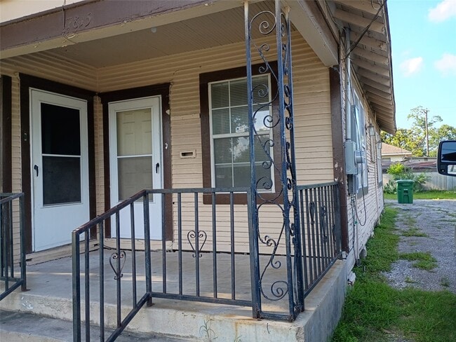 Photo - 7815 Dayton St