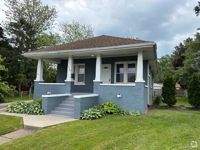 Building Photo - 18120 Frazho Rd Rental