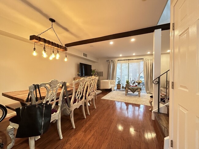 Building Photo - 6 Beals Cove Rd Unit F