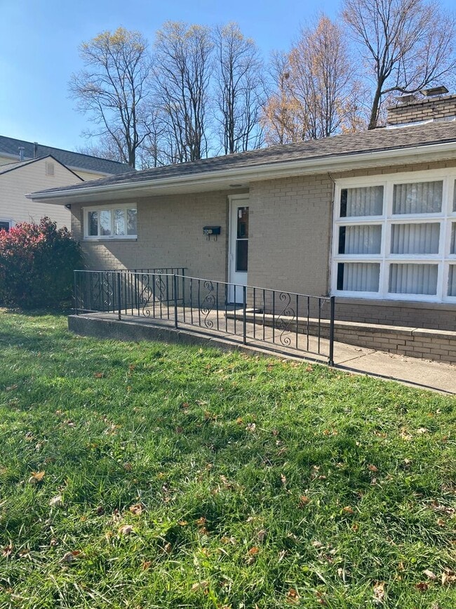 Building Photo - 3 bedroom 1 bath