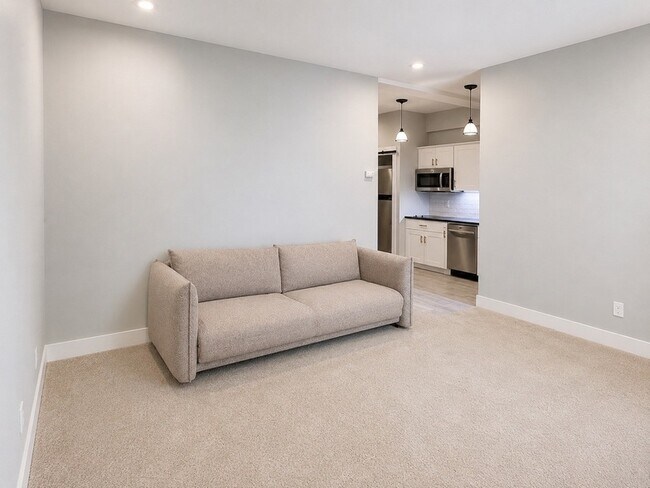 Photo - 130 Carters Glen Pl