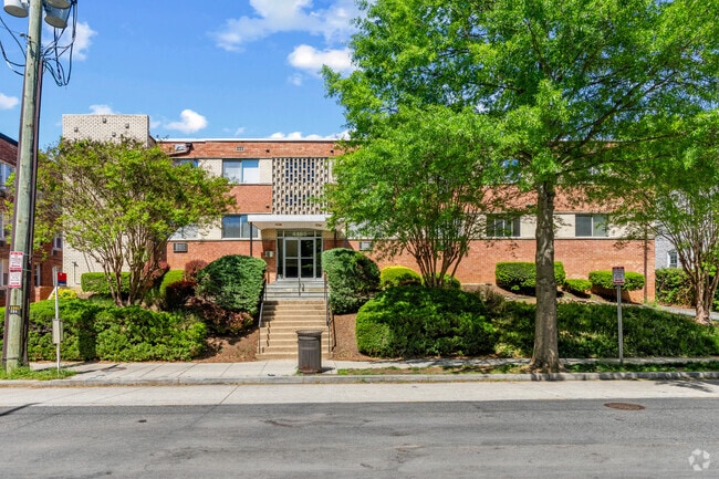 4465 Macarthur Blvd NW - Foxhall Terrace