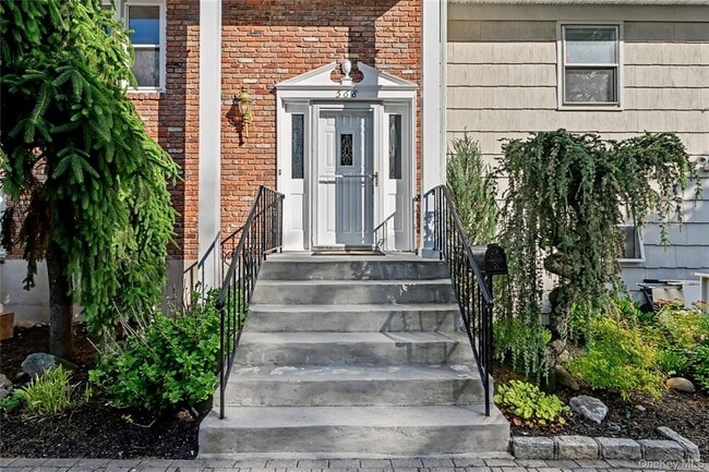 Photo - 568 Manville Rd Unit Upper R