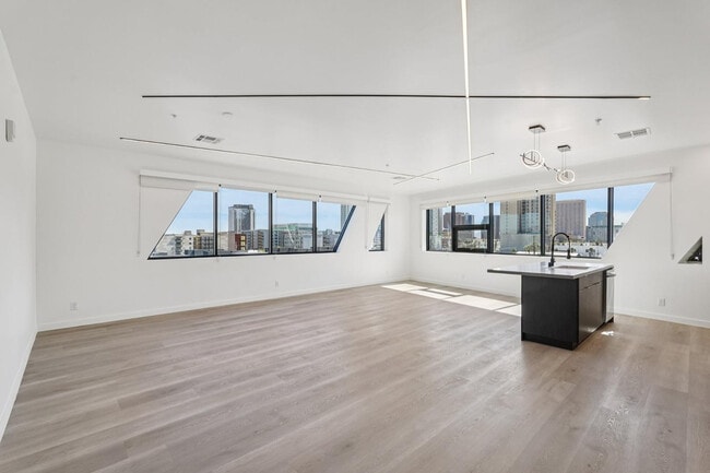 Building Photo - 1030 N 1st St Unit 504