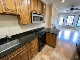 Building Photo - 250 Newbury St Rental