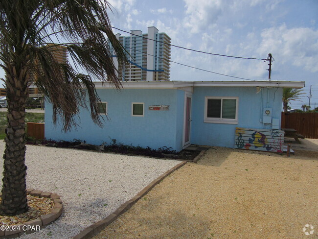 Building Photo - 5211 Beach Dr Rental