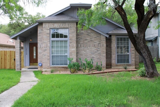 3-BEDROOM IN CASTLE HILLS FOREST - 3-BEDROOM IN CASTLE HILLS FOREST Casa
