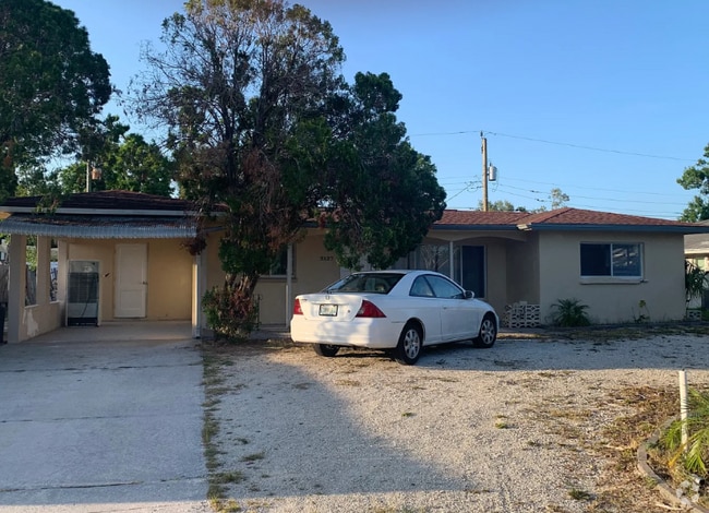 Building Photo - 2127 Bougainvillea St Rental