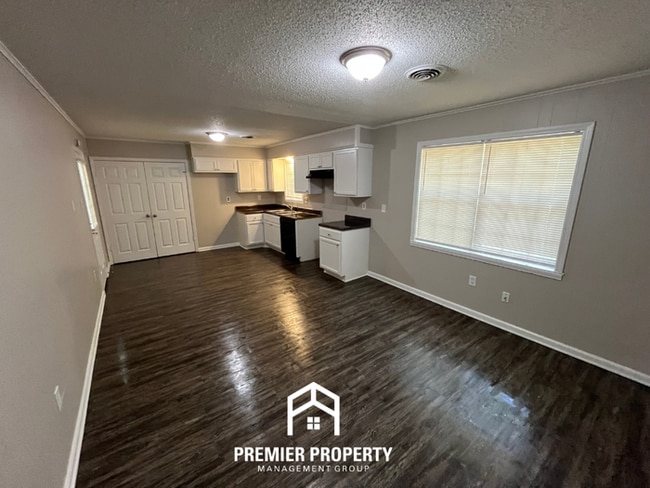 Photo - Charming 3BR/2BA in 38118 | Gleaming Hardwood Floors, Dining Area & Huge Yard