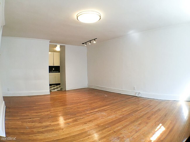 Photo - 135 Willow St