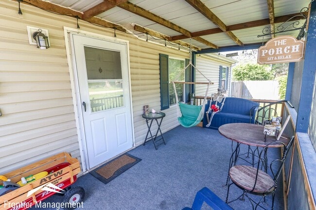 Photo - Awesome 3 bedroom 2 bathroom home located in OGDEN KS!