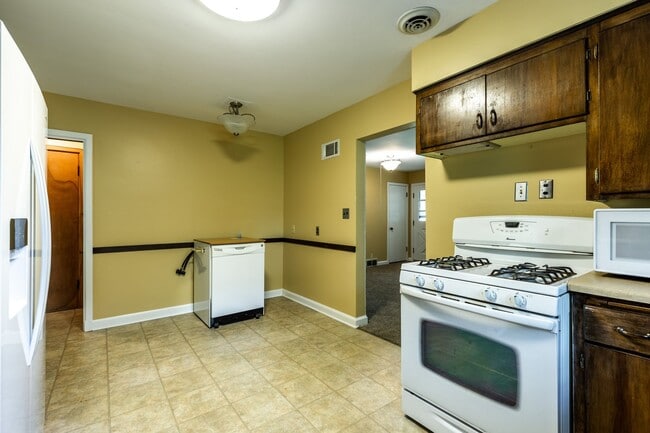 Photo - Come home to the serenity of Mequon-Thiensville