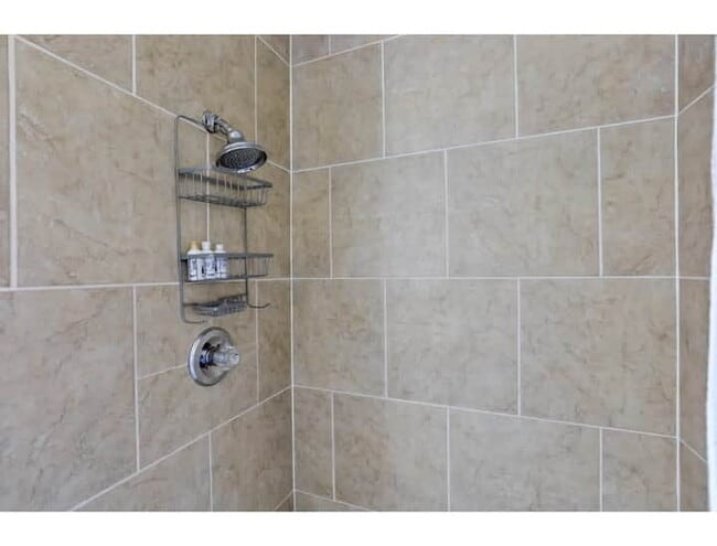 The Artist's Apt. | 2BR | Short North | +Parking