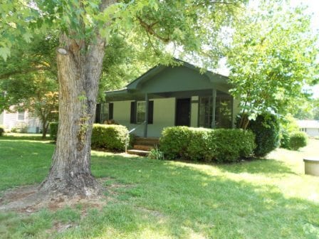 Building Photo - Nice 2 BR House off McKnight Mill Road