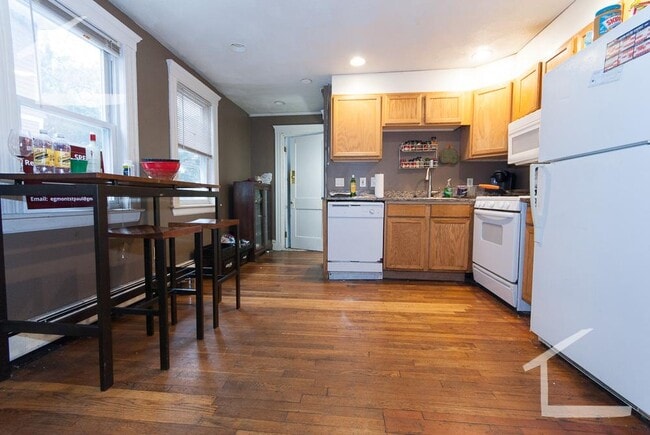 Building Photo - 7 Wadsworth St