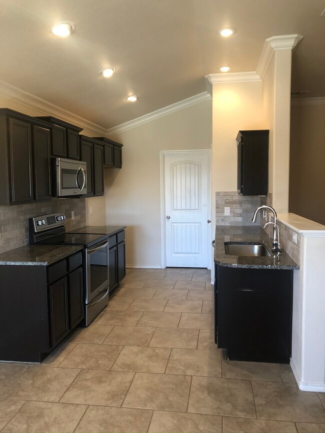 Photo - 1026 E 93rd St