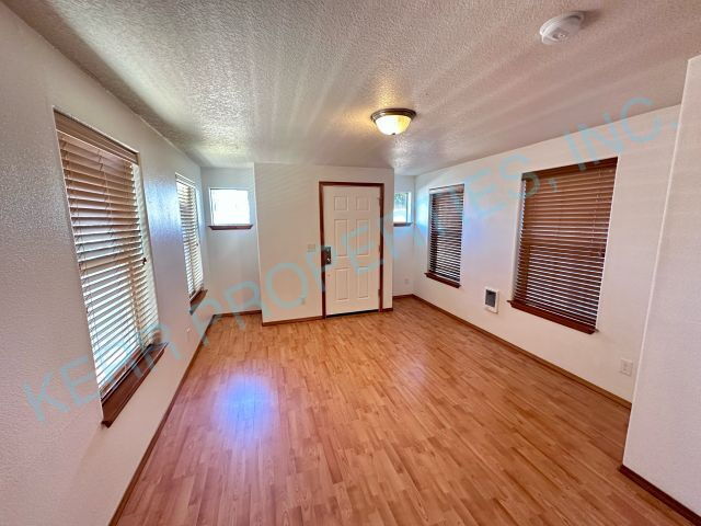 Spacious 3-Bed Oasis with 1.5 Baths in Portland – Your Next Home Awaits!