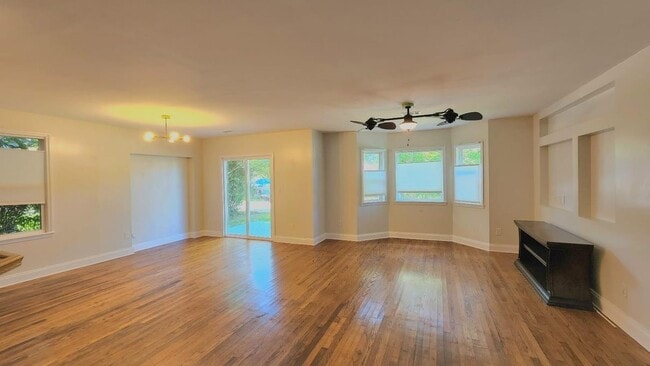 Photo - 206 Berry Rd