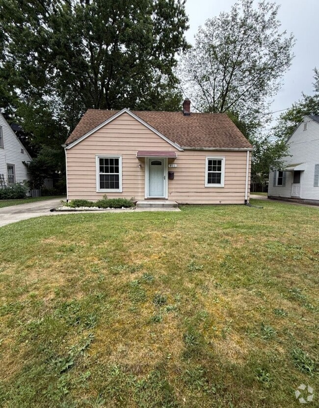 Building Photo - 3 Bed - 1 Bath House Available in Akron, Ohio