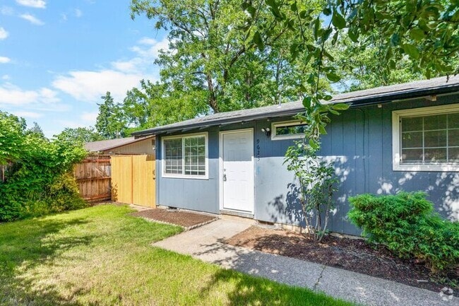 Building Photo - 9623 SE Knight St Rental