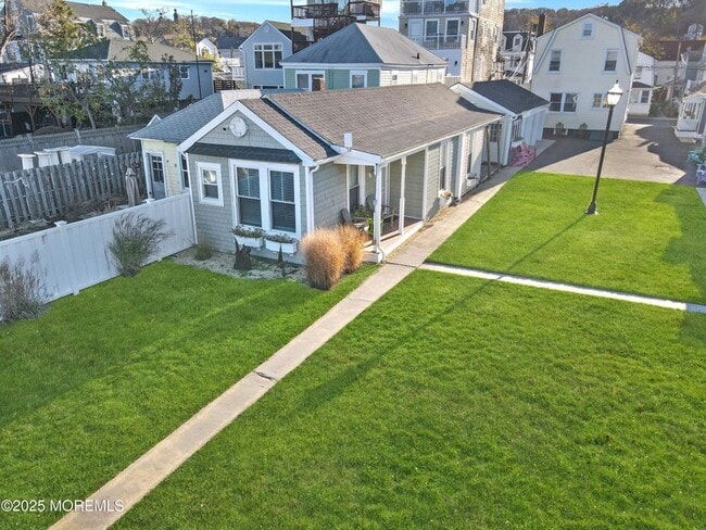 Building Photo - 58 5th St Rental