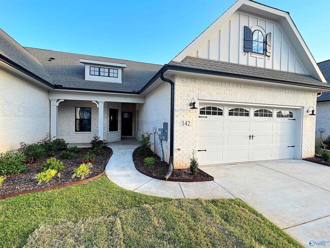 Building Photo - 142 Rugby Dr