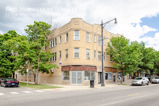 Photo - 5135 W Windsor Ave Unidad 5135-1W