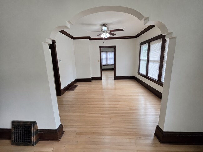 Photo - Charming 2 Bedroom Home with Sunroom, Hardwood Floors and River Views!