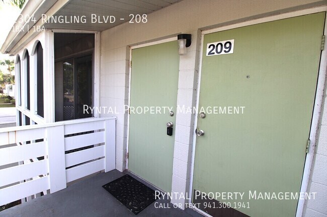 Building Photo - 2304 Ringling Blvd Unit 208