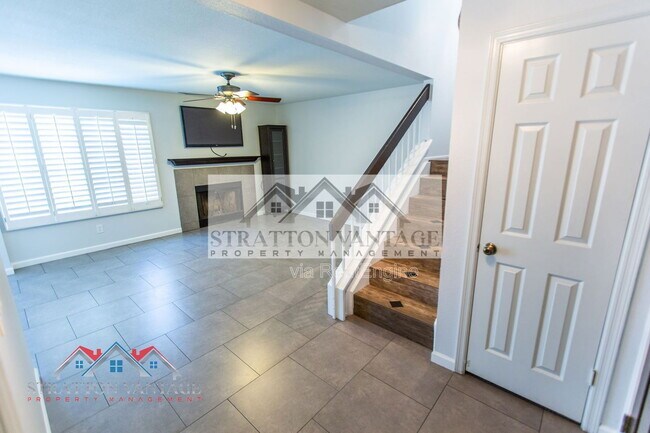 Photo - 310 E Bluebell Ln