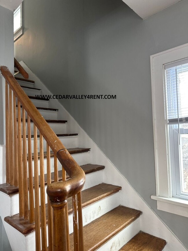 Photo - 1445 W 2nd St