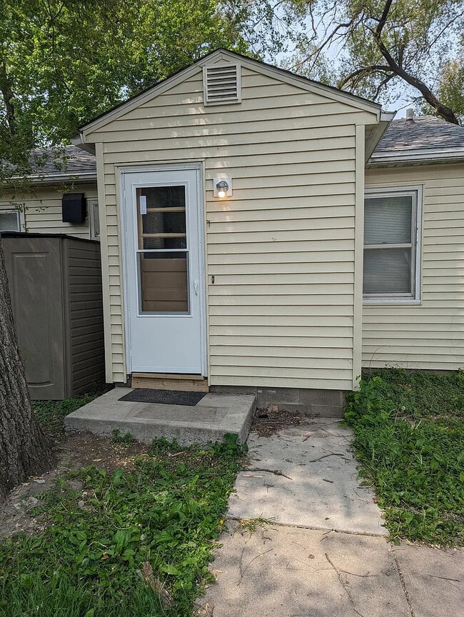 Building Photo - 1502 Crescent St