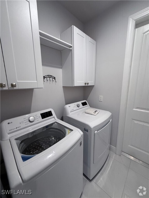 Building Photo - 1021 10th Ave NE Rental