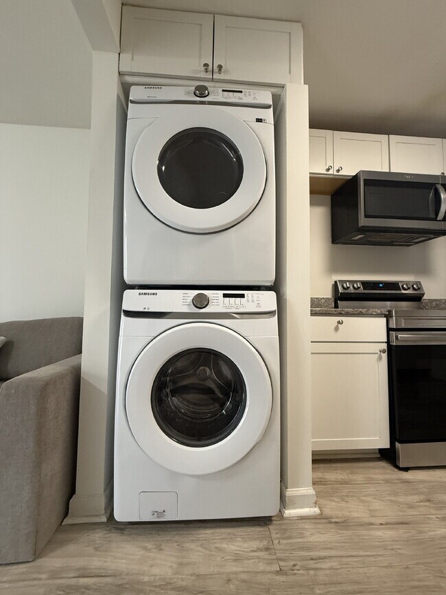2 Bedroom Renovated Unit – Walk to Meharry & Fisk Downtown Nashville