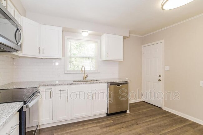 Photo - 1901 S Crescent Ave