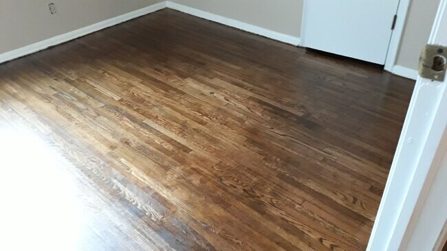 Photo - 1343 N Woodlawn Blvd