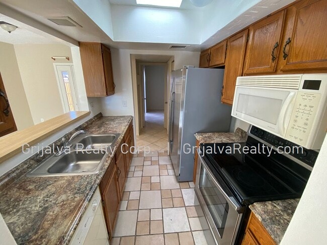 Photo - 3411 E Glenn St Unit 01