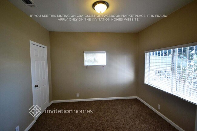 Photo - 1121 56th St