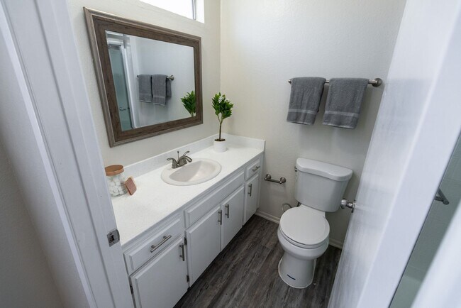 Photo - 6651 Haskell Ave