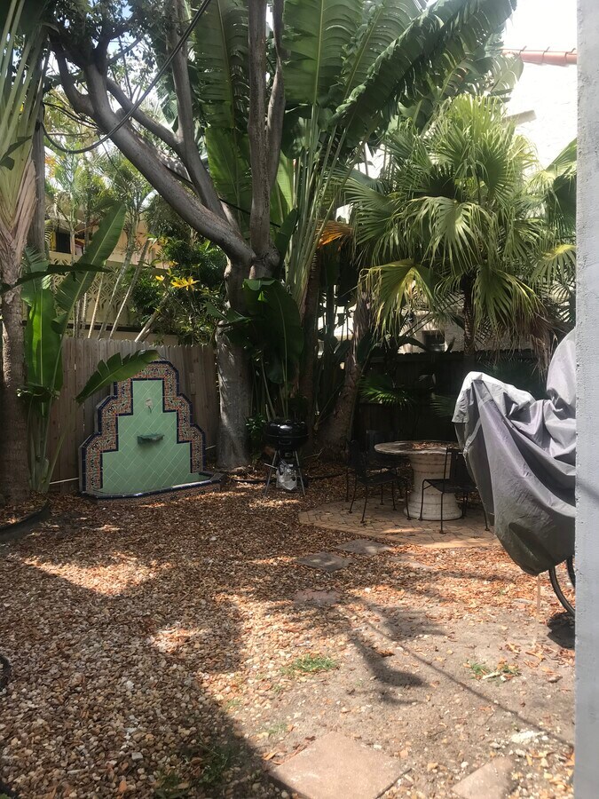 Photo - 2816 Pine Tree Dr Unit 1