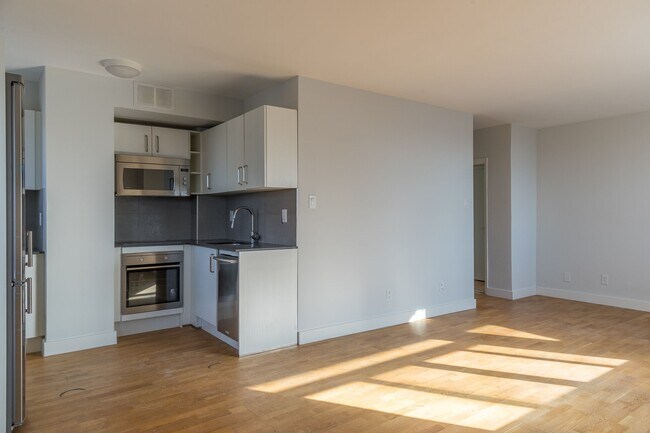 Photo - 99 Tyndall Ave Unit 701