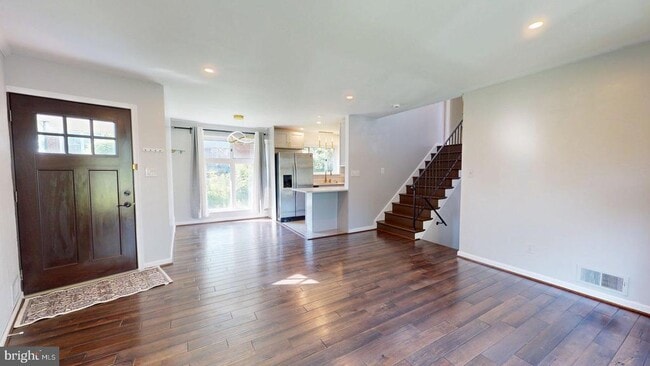 Photo - 6337 Phyllis Ln