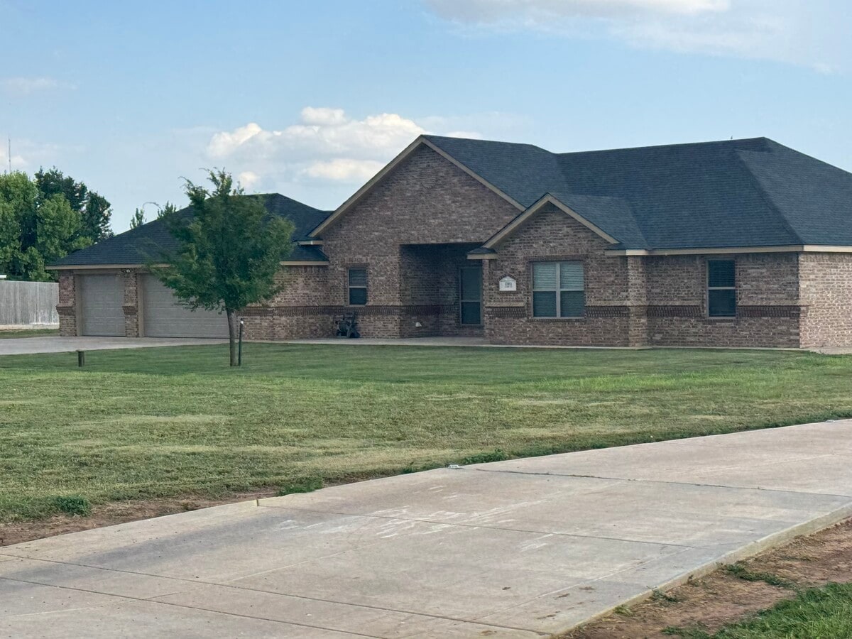 Photo - 11011 Looby Ln House