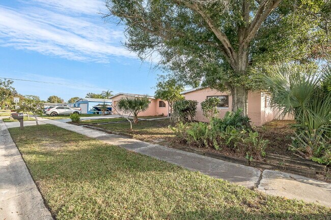 Photo - 5 BR/3BA pool home in Merritt Island- NO HOA!