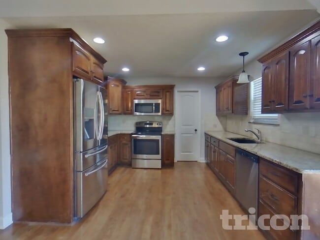 Photo - 18404 Rock Ridge N